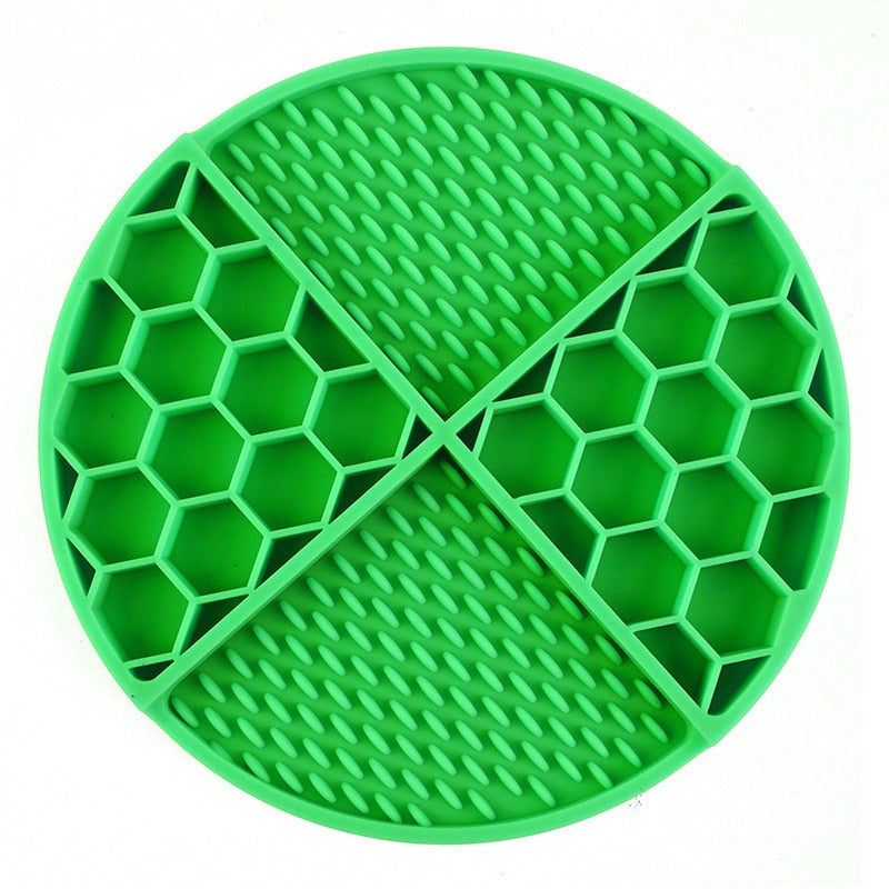 Silicone licking pad for dogs and cats