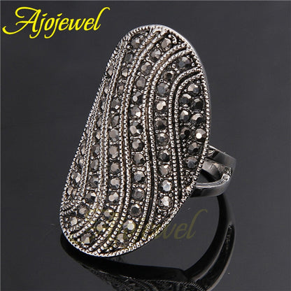 Sparkle paved setting cocktail ring